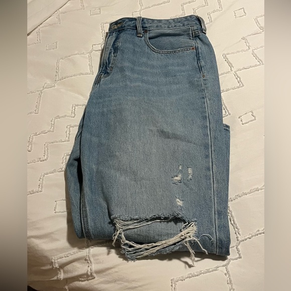 Old Navy - Mom Jeans - Ripped - Picture 3 of 3